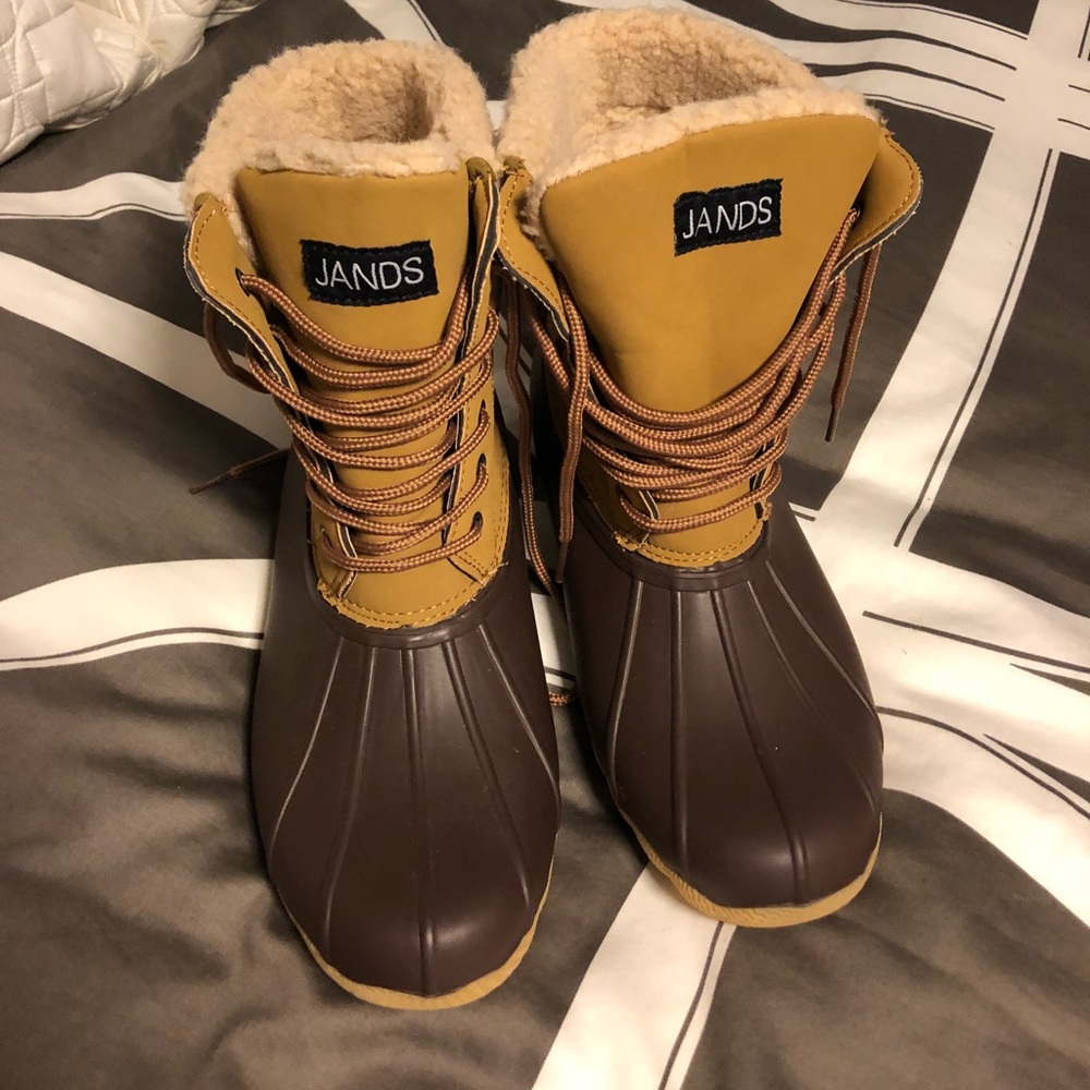 Duck boots